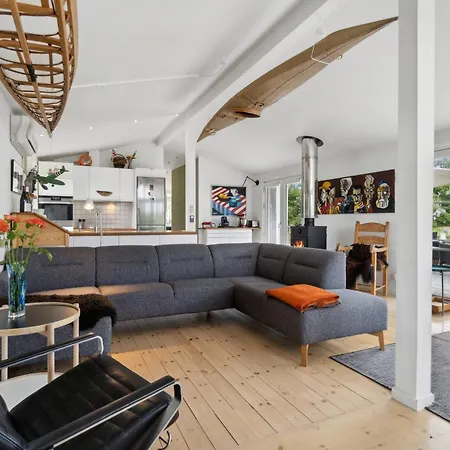 Cozy And Large Summer House Near Roskilde Fjord Ølsted